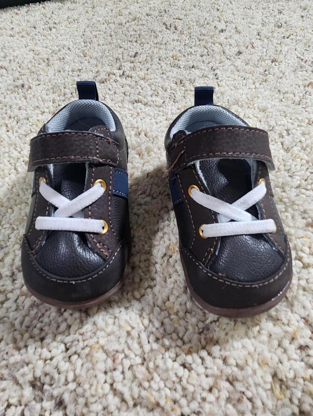 NEW See Kai Run Brown Baby First Walkers Sneaker Size 5